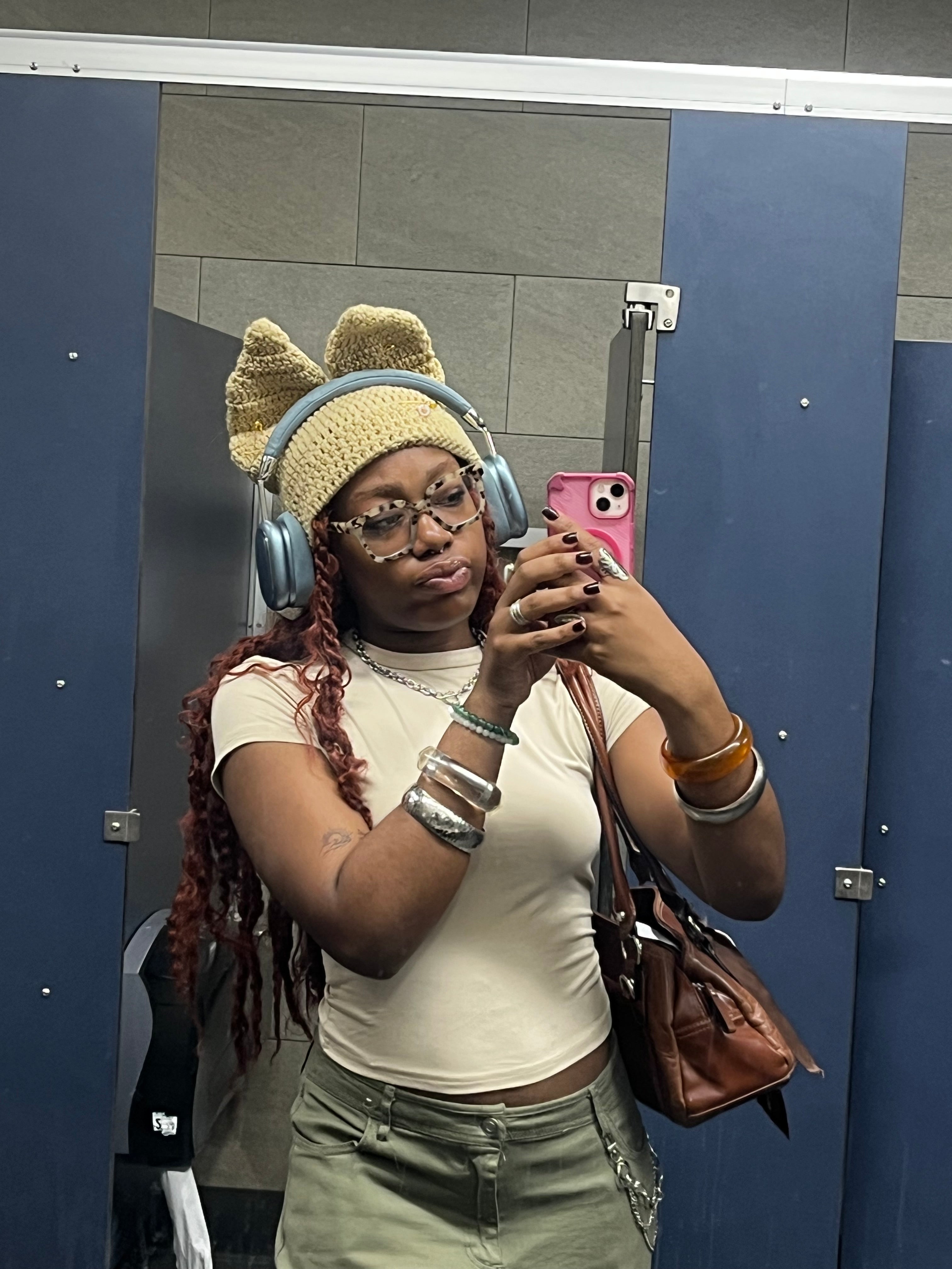 ⋆☕︎ ⋆✴︎˚｡⋆ • OATMEAL BUTTON BABY BEANIE ⋆☕︎ ⋆✴︎˚｡⋆ •