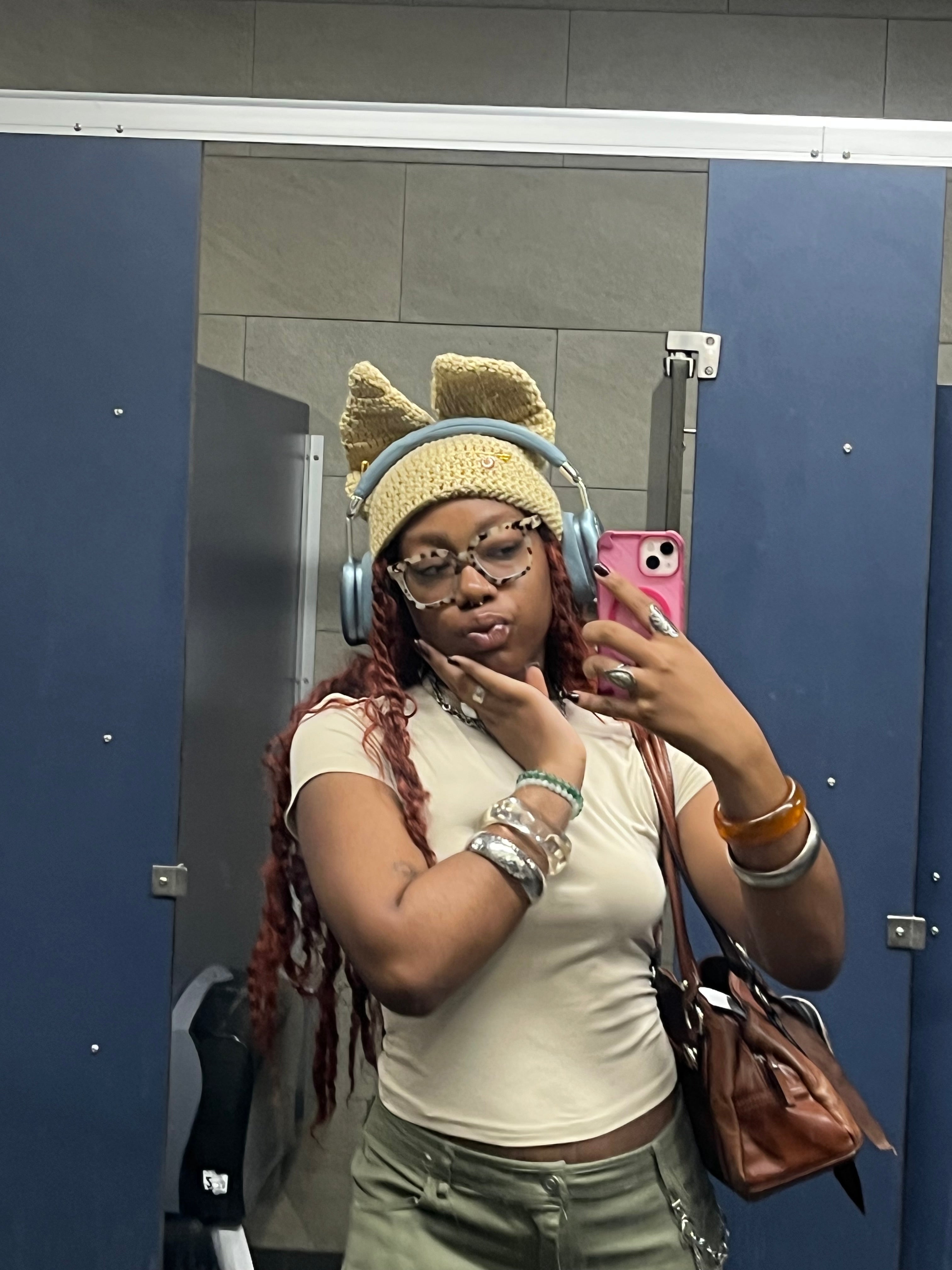 ⋆☕︎ ⋆✴︎˚｡⋆ • OATMEAL BUTTON BABY BEANIE ⋆☕︎ ⋆✴︎˚｡⋆ •